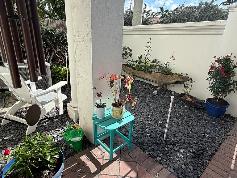 Waterside Cir — Photo 1