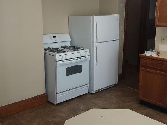4th image of 673 Brown St APT 1