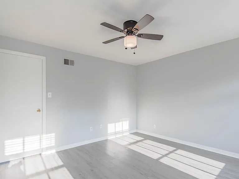 13545 Embassy Park Ct #13545 — Photo 20