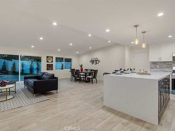 3rd image of 5115 Rigoletto St