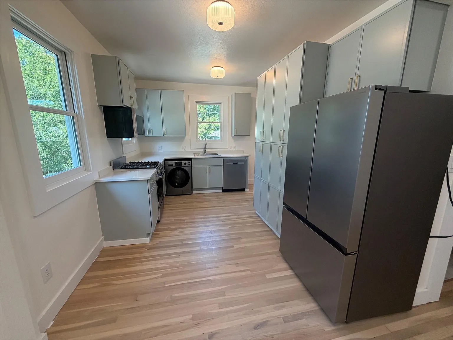1 bed, 1.0 bath, 1000 sqft, $1,995 — Photo 1