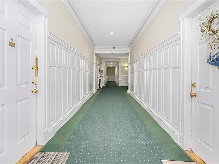137 Peterborough St #5 — Photo 10
