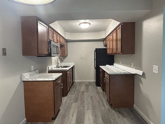 3rd image of 1530 Brooke Park Dr APT 5