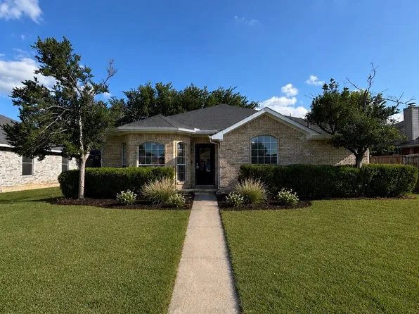 706 Crenshaw Dr, Cedar Hill, TX 75104