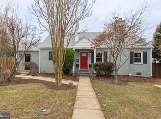 3018 Graham Rd, Falls Church, VA 22042