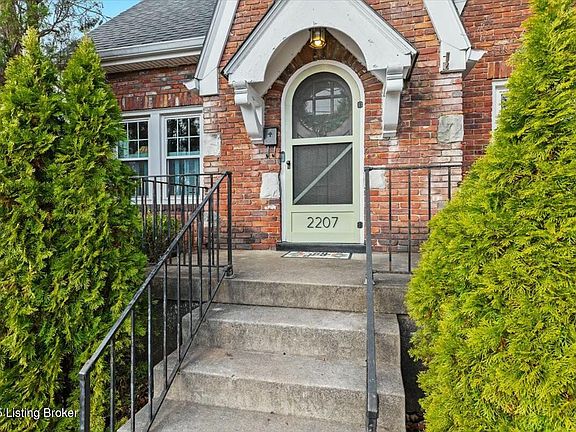 3rd image of 2207 Beargrass Ave
