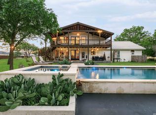 271 Smokehouse Rd, Fredericksburg, TX 78624