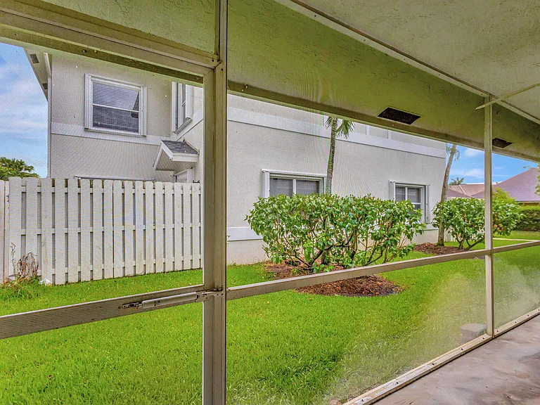 13796 Yarmouth Dr — Photo 19