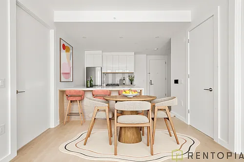 99 Fleet Pl Photo 1