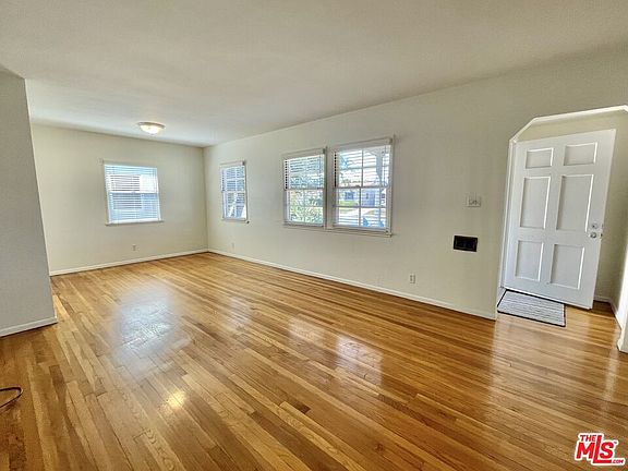 2nd image of 854 Rose Ave
