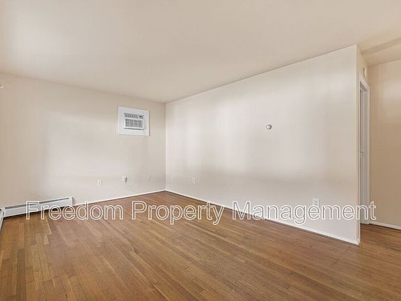 4th image of 14309 Fairmont Ct