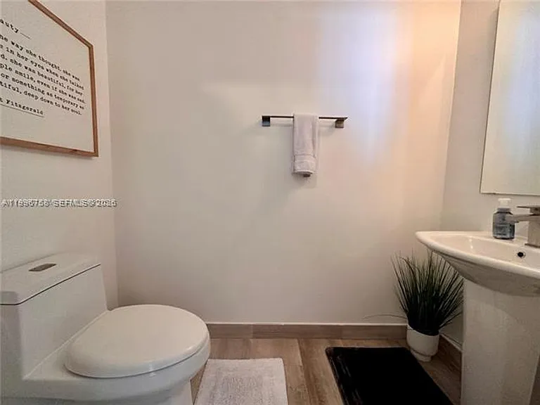 1300 Brickell Bay Dr #3206 — Photo 24
