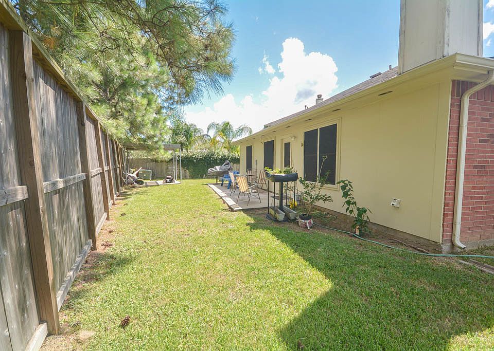 1st image of 204 Colony Creek Dr
