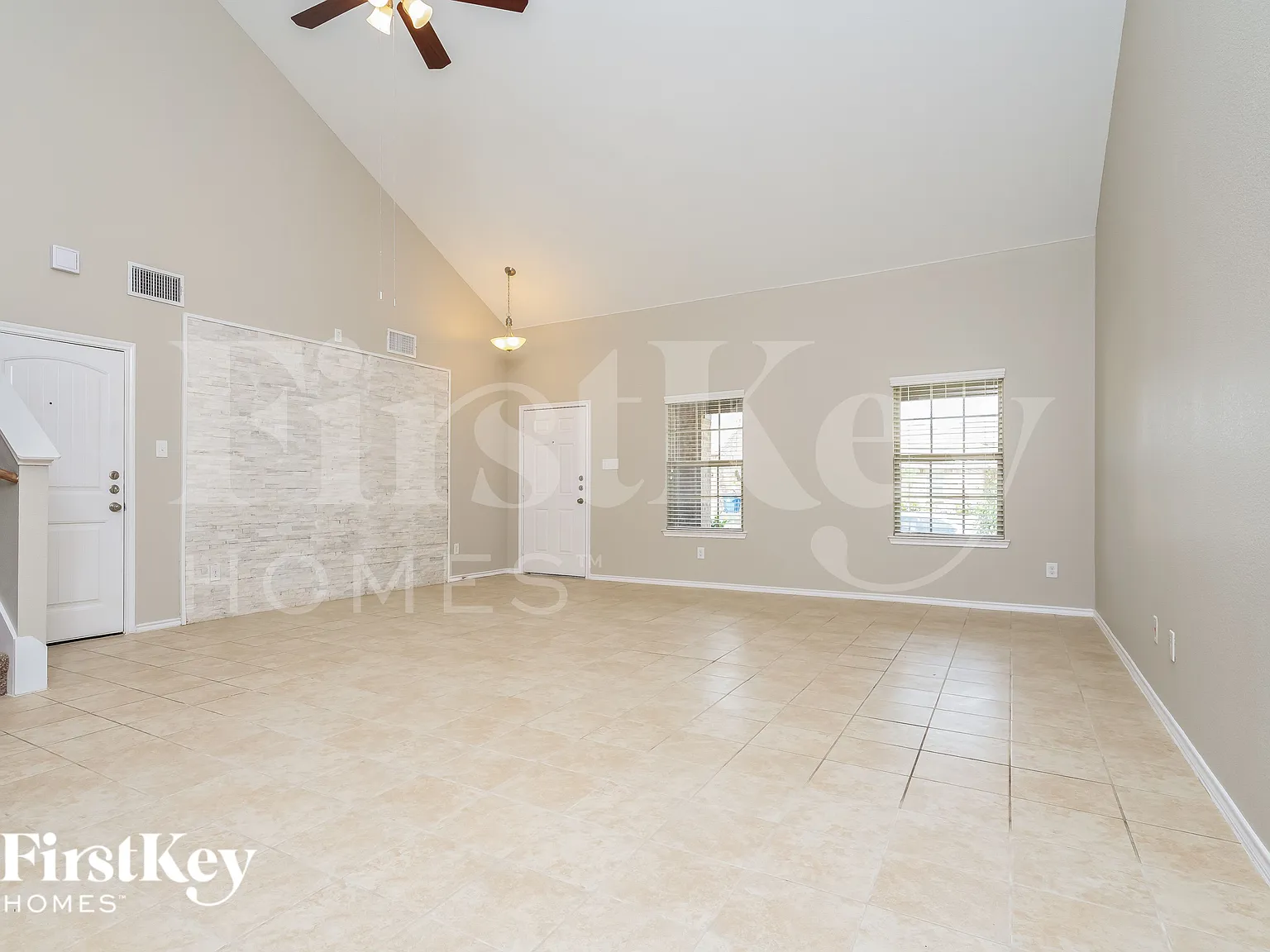 4 bed, 2.5 bath, 2580 sqft, $2,440 — Photo 3