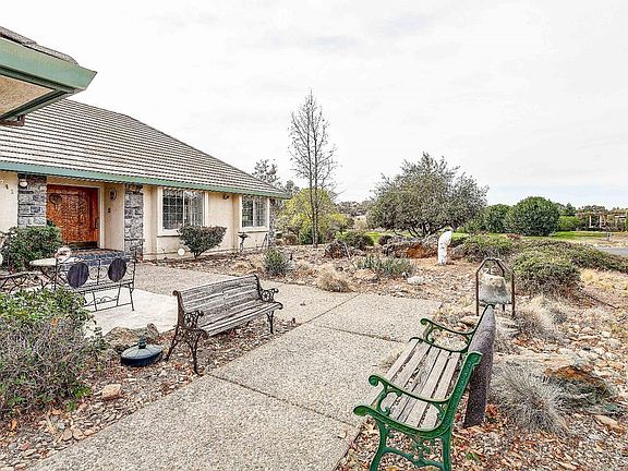 5th image of 741 Blue Herron Ct