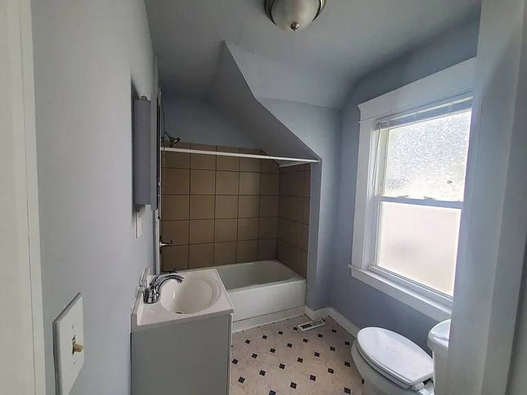 3415 E 114th St — Photo 16