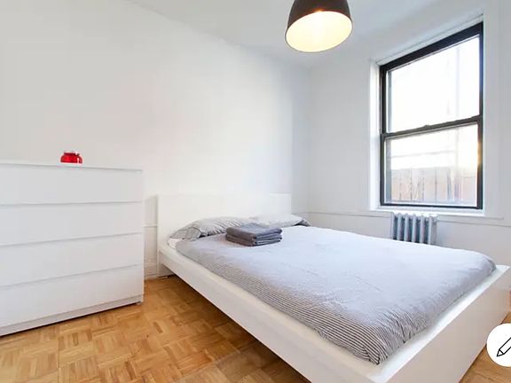 2nd image of 25 Cleveland Pl #1