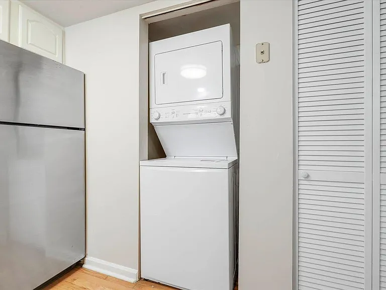 517 E Jefferson St #45 — Photo 18