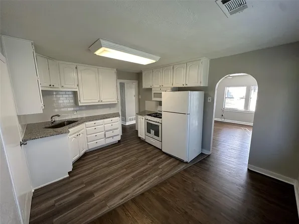 1210 Lindsey St, Denton, TX 76205