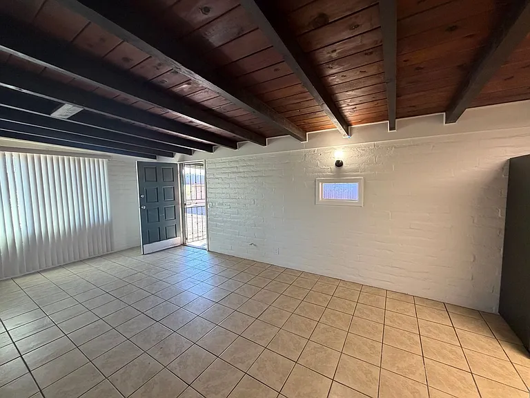3233 E Water St — Photo 8