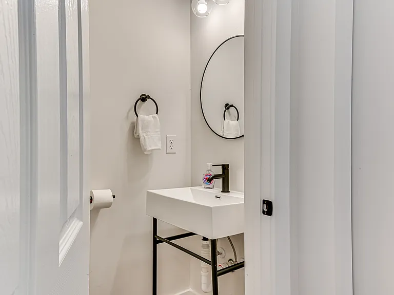 1813 Courtney Dr #1 — Photo 2