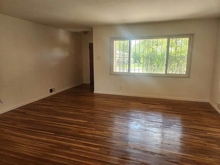 9900 Chapala Dr NE — Photo 5