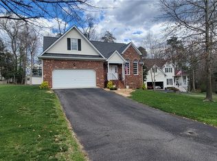 11103 Summer Arbor Ln, Chester, VA 23831