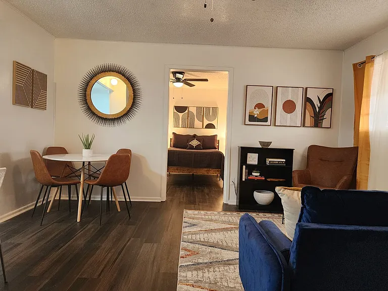 306 N Toledo Ave — Photo 1