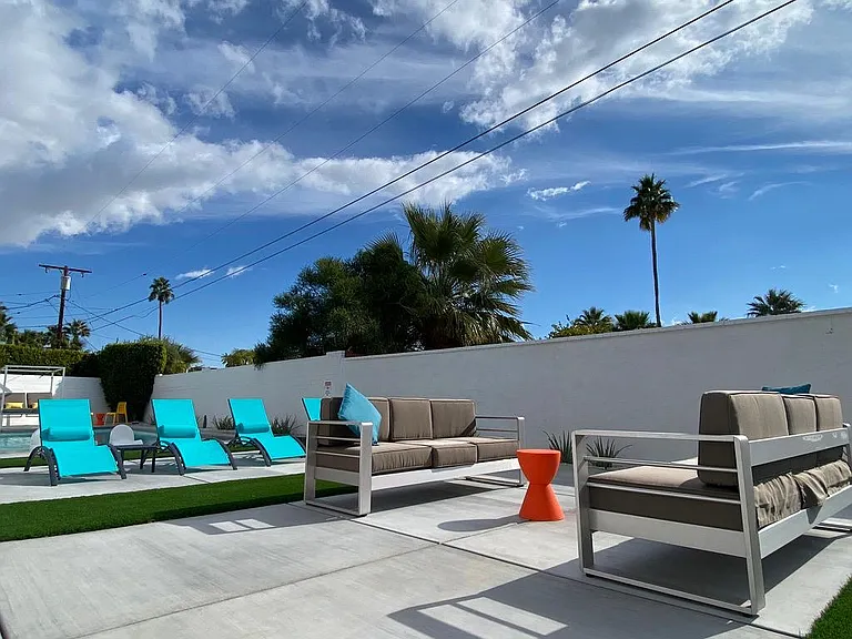1253 Linda Vista Rd — Photo 6