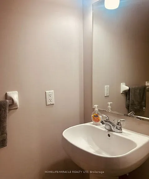 3 Lindyfalls Dr #UPPER LEVEL — Photo 45