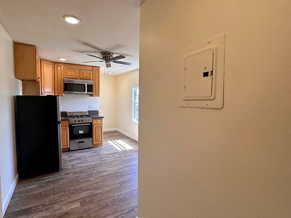 2nd image of 207 W Vernon Ave APT 5