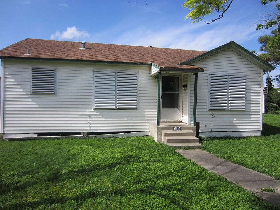 1st image of 901 Azalea Dr