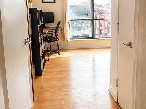 5th image of 1661-1663 N Washington St #602