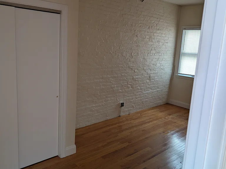 524 Sumner St #1 — Photo 6
