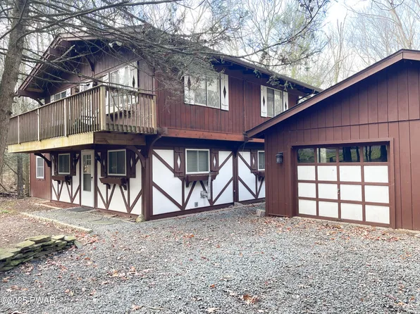 126 Eisenhower Dr, Lords Valley, PA 18428