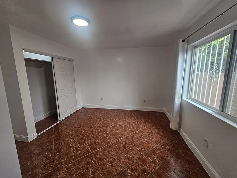 1107 S Central Ave #C — Photo 4