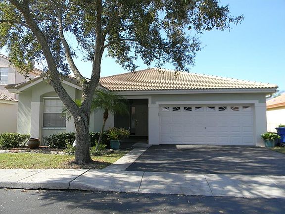 2nd image of 1015 NW 124th Ter