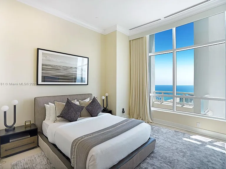 4401 Collins Ave #PH SOUTH — Photo 70