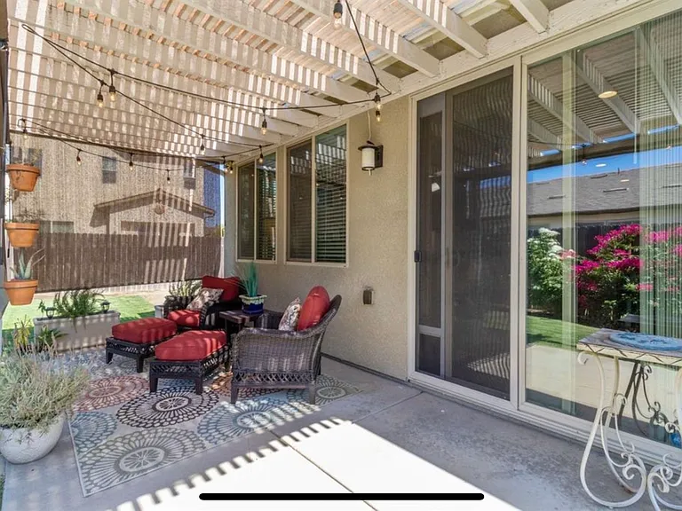 3174 Swift Ave — Photo 12