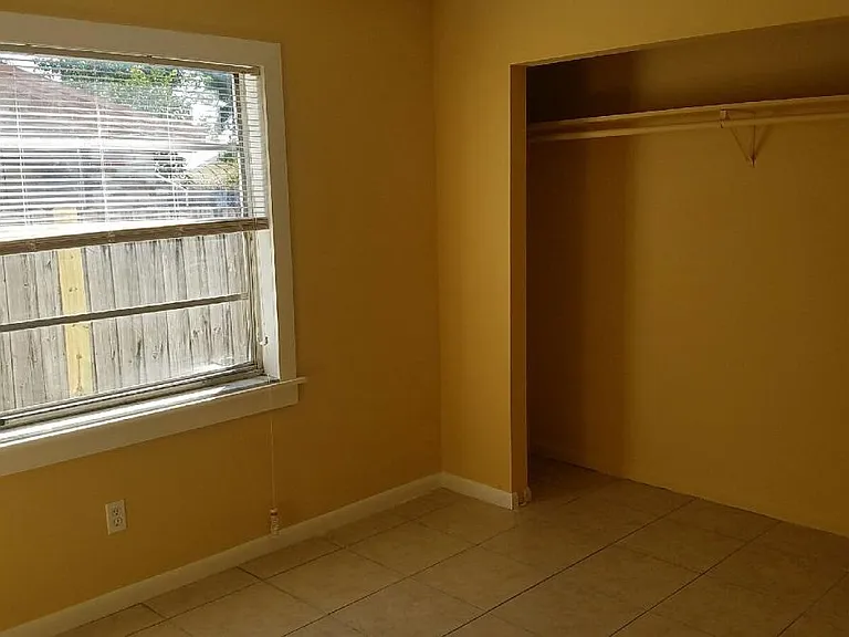 2324 W Grace St — Photo 22