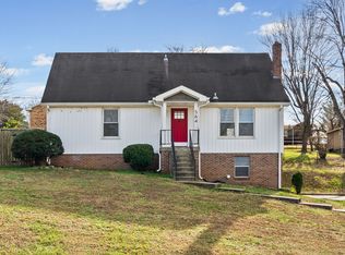 564 Briarwood Dr, Clarksville, TN 37040