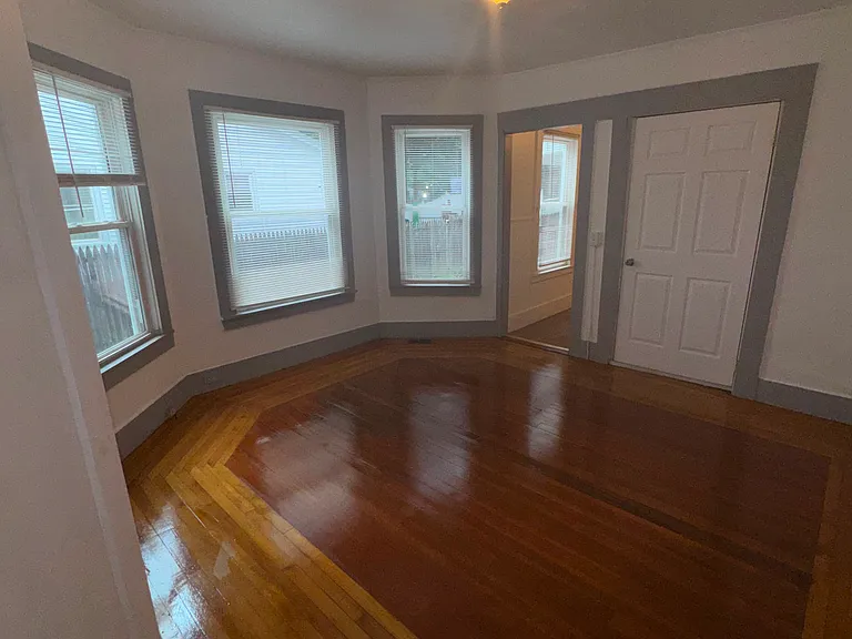 16-18 Alderman St #1 — Photo 8