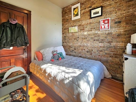3rd image of 3765 N Kenmore Ave #3W