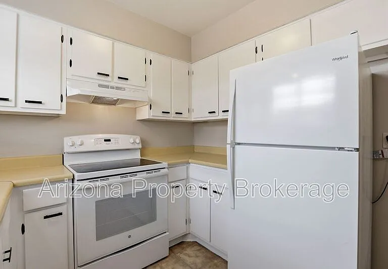 3934 E Piccadilly Rd #9 — Photo 3