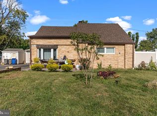 813 Piermont St, Philadelphia, PA 19116