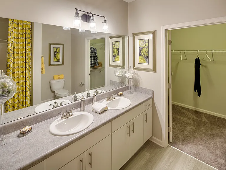 Capital Creek at Heritage Apartments — Photo 10