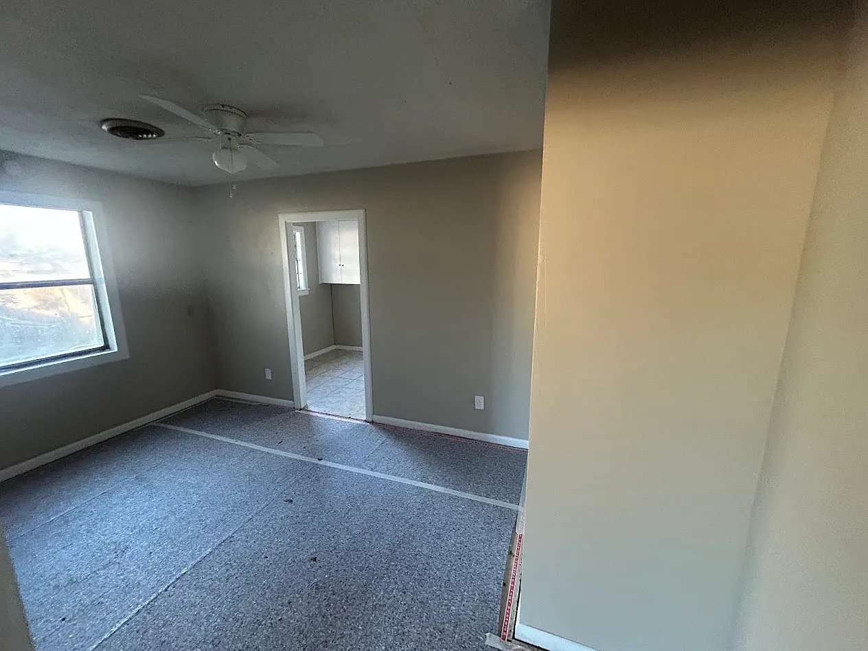 902 Mercedes Street - 1 — Photo 3