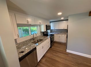 177 Main St APT 1, Epping, NH 03042