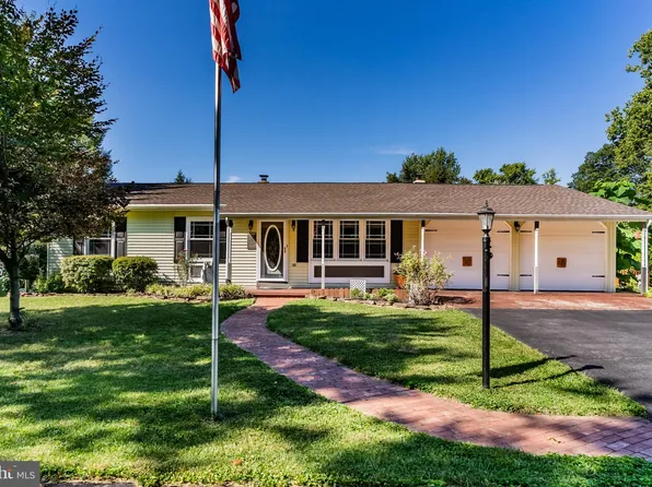 4717 Maple Ave, Mechanicsburg, PA 17055