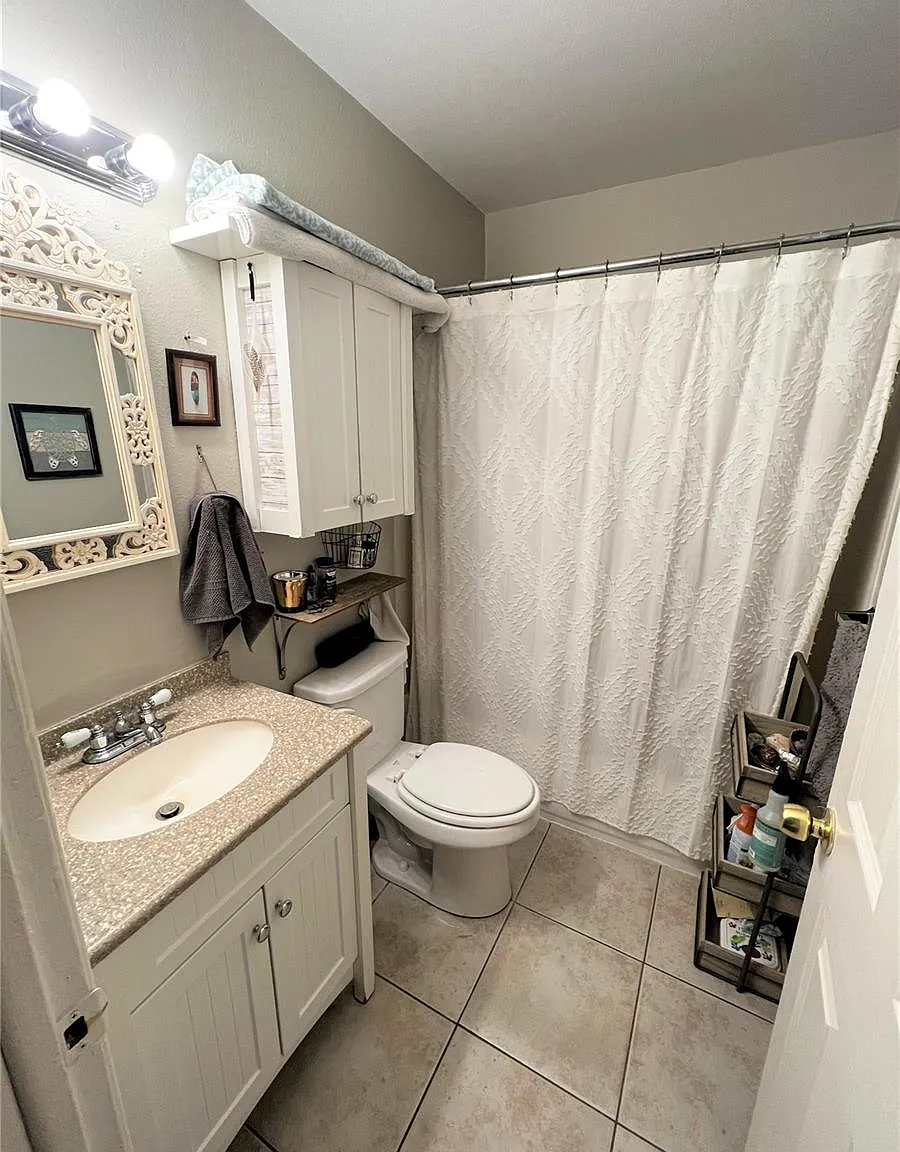 4 bed, 2.0 bath, 1568 sqft, $2,900 — Photo 3